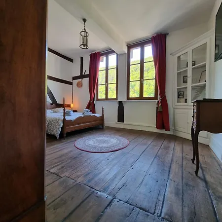 Maison Espagnole Du Xvième Siècle * Revin (Ardennes)