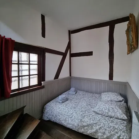 Maison Espagnole Du Xvieme Siecle Revin (Ardennes)